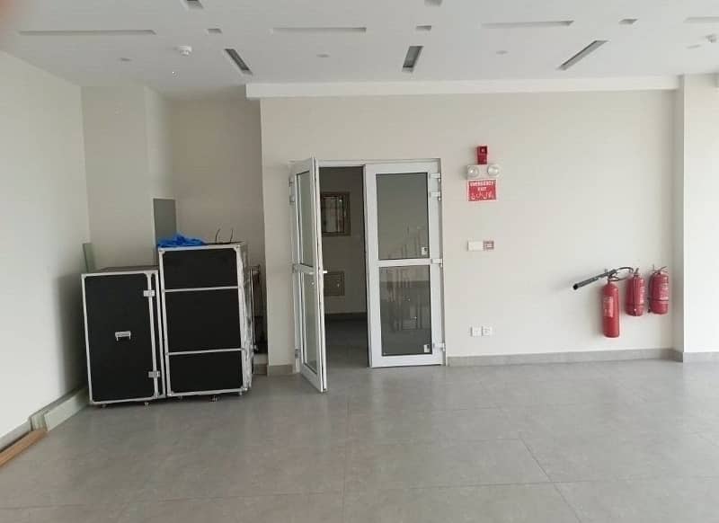 4 Marla 3rd Floor Office With Elevator For Rent In DHA Phase 6 Main Boulevard, Lahore. 0