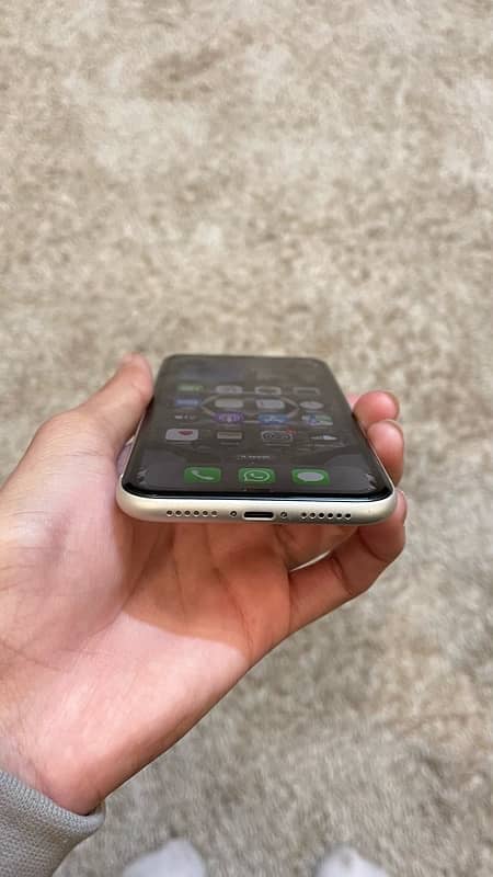 iPhone 11 64 GB JV SIM 3