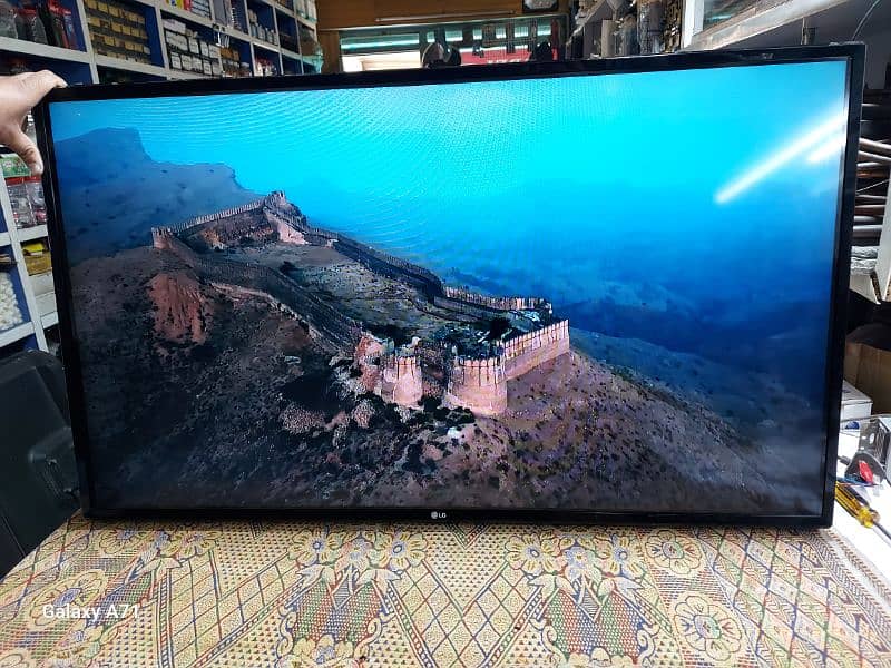 Lg 43" For Sale 0