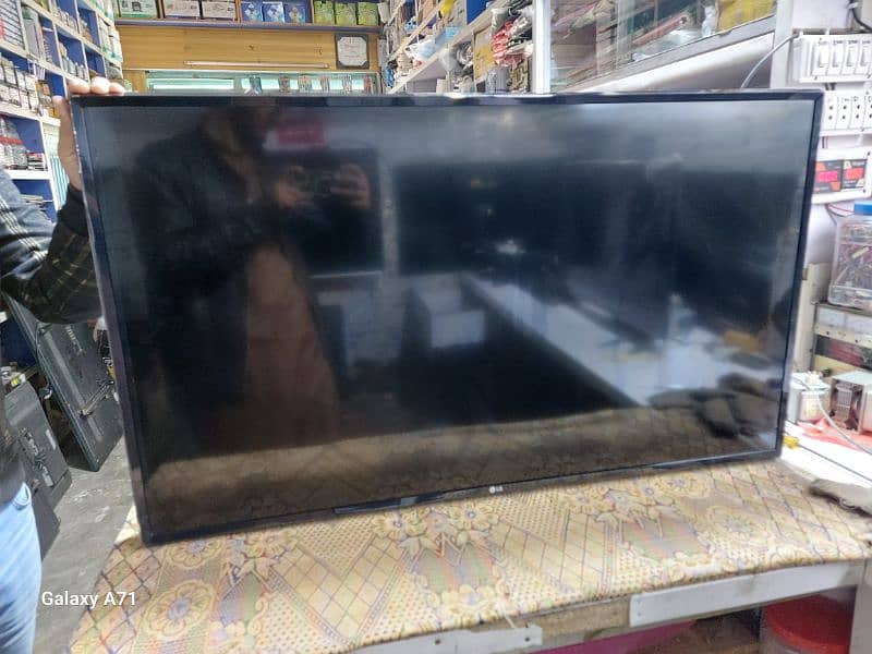 Lg 43" For Sale 7