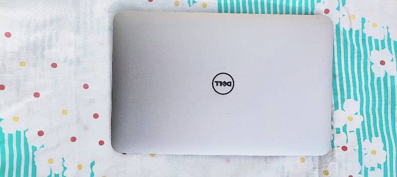 Urgently sale dell laptop core i7 256gb ssd M. 2 with touch screen 0