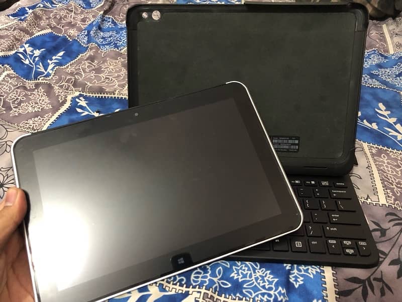 Hp elite pad 60gb with original charger 1