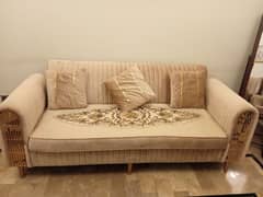 7 seater sofa with center tabel