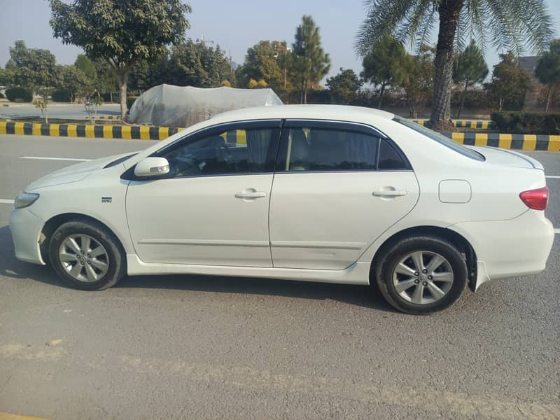 Toyota Corolla Altis 2012 3