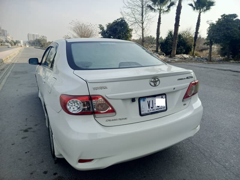 Toyota Corolla Altis 2012 8