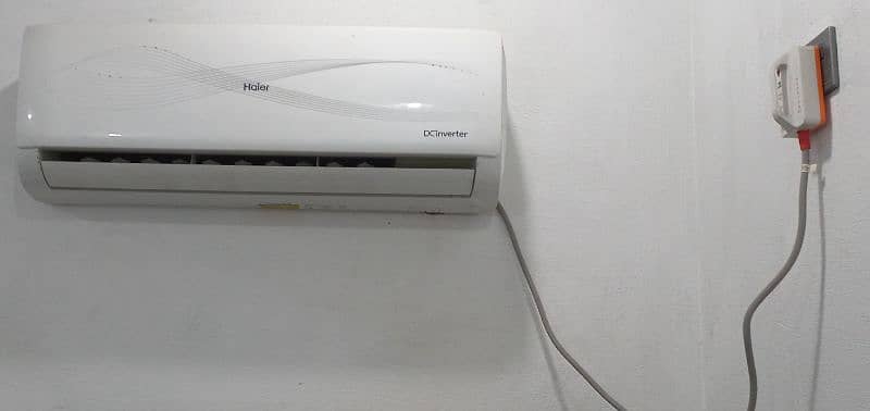 1.5 Ton DC Inverter Haier AC heat and cool 1