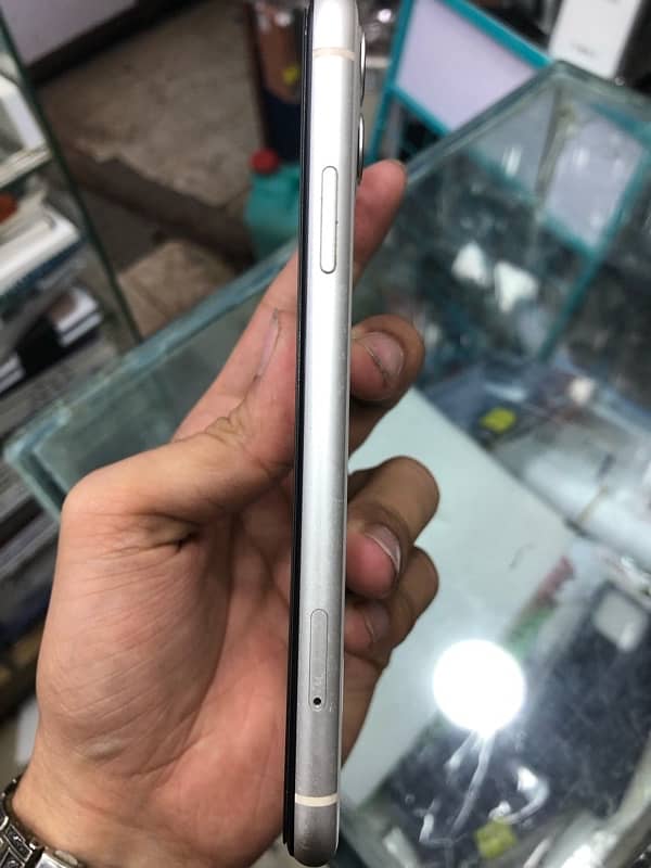 iphone 11 64gb pta approved 5