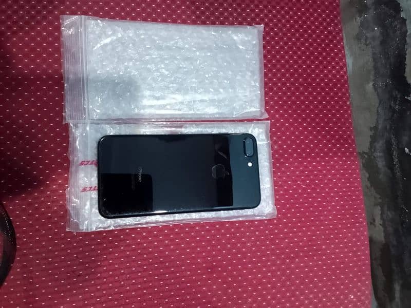 Iphone 7 Plus 32 GB 2