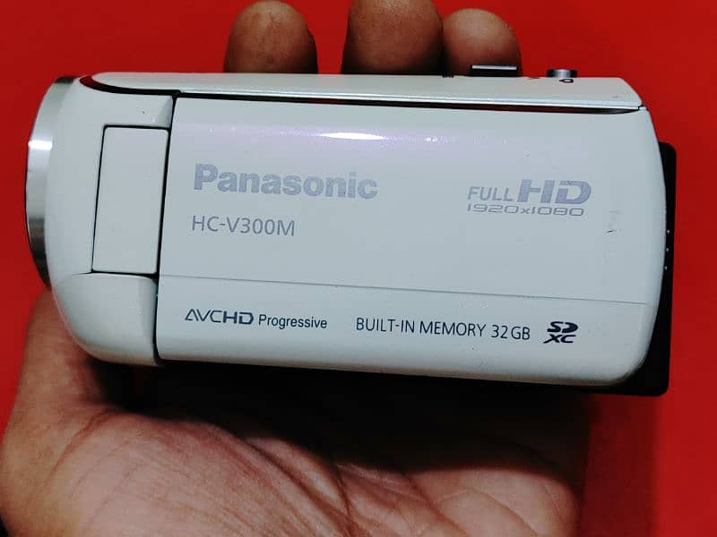 Panasonic Handycam Camera - Super Zoom 0