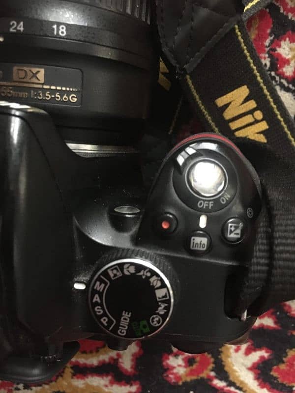 Nikon D3200 with 18-55mm lens 4