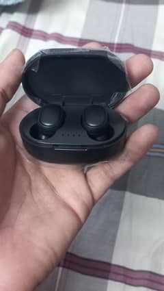 Earbuds (cheap price)