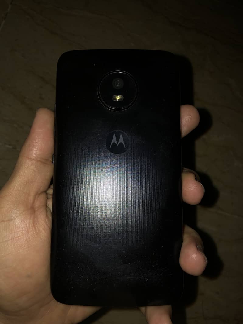 Moto e4 mob sim working sub kuch chalta he mob Billikens thek he 1