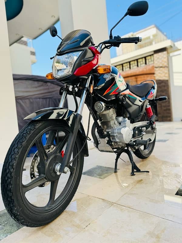 honda cb 125 2023 model 3500km driven only brand new bike 2