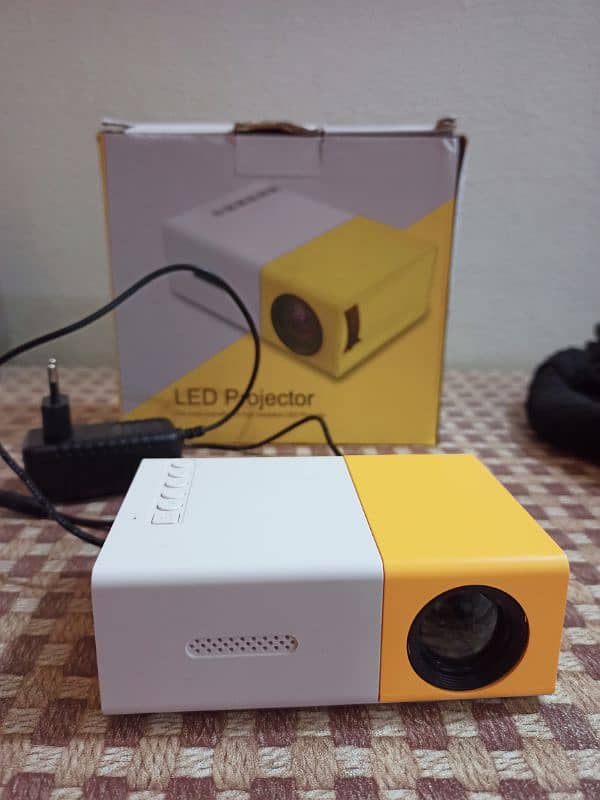 YG300 Mini LED Projector Pocket Projector 1