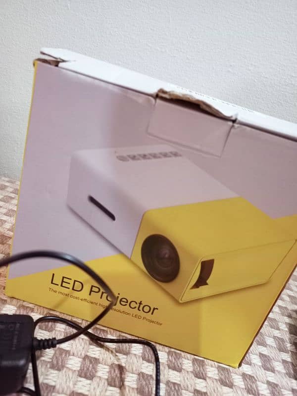 YG300 Mini LED Projector Pocket Projector 3