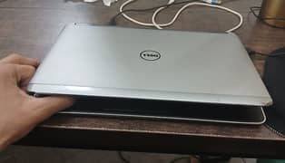 Dell latitude e7240  i5 4rth generation  4,128