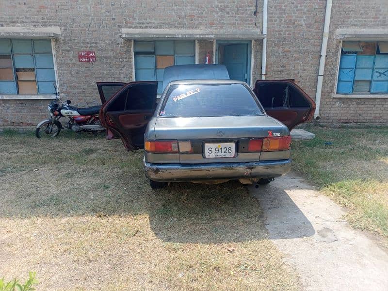 Nissan Sunny 1991 14