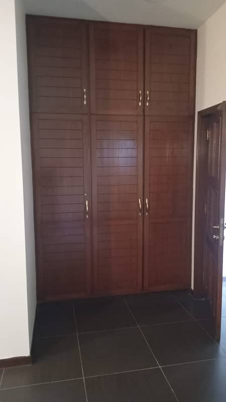 House For Rent Executive-Level Accommodation Near Polo Ground, Cantt 25