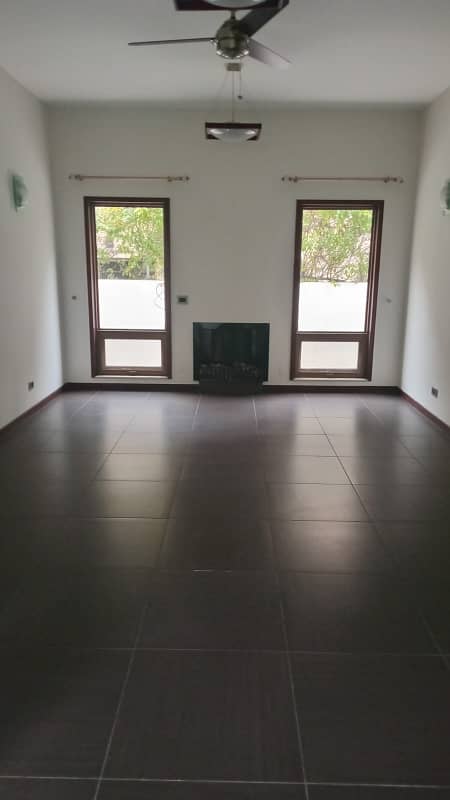 House For Rent Executive-Level Accommodation Near Polo Ground, Cantt 31