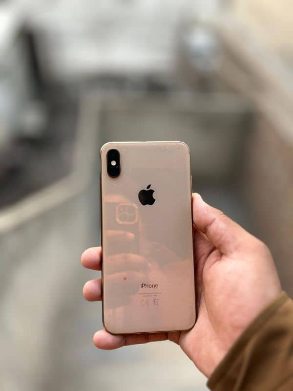 IPHONE XS MAX Non PTA 64GB WATER PACK GOLD COLOUR FOR SALE 5