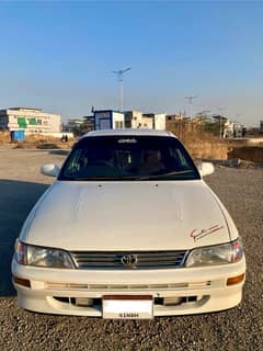 Toyota Corolla XE 2000