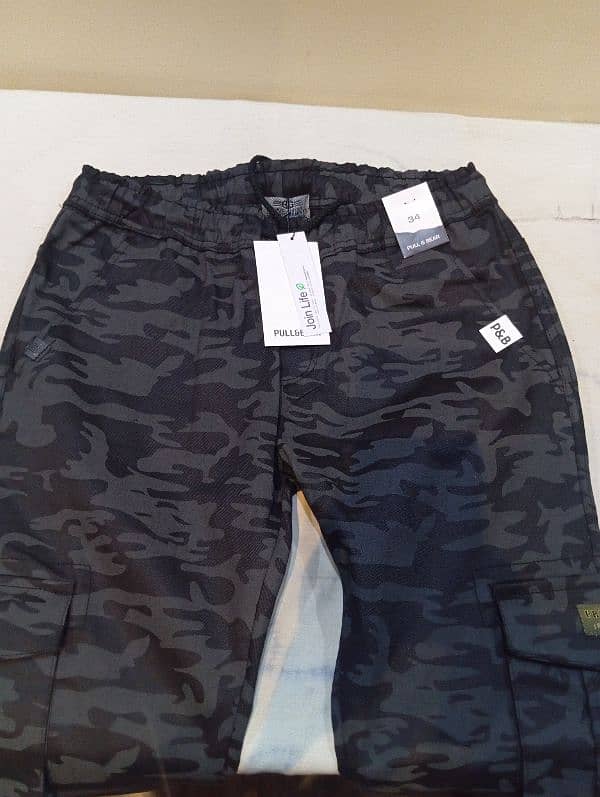 Unisex Black camo Cargo trousers 1