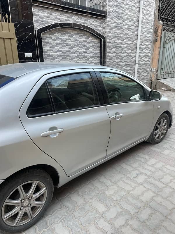 Toyota Belta 2006/2012 1