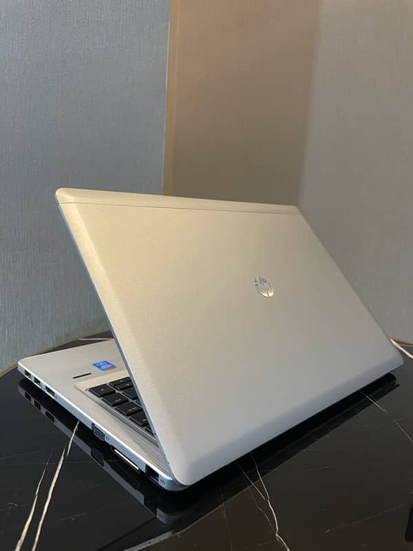 Hp folio 9480m 1