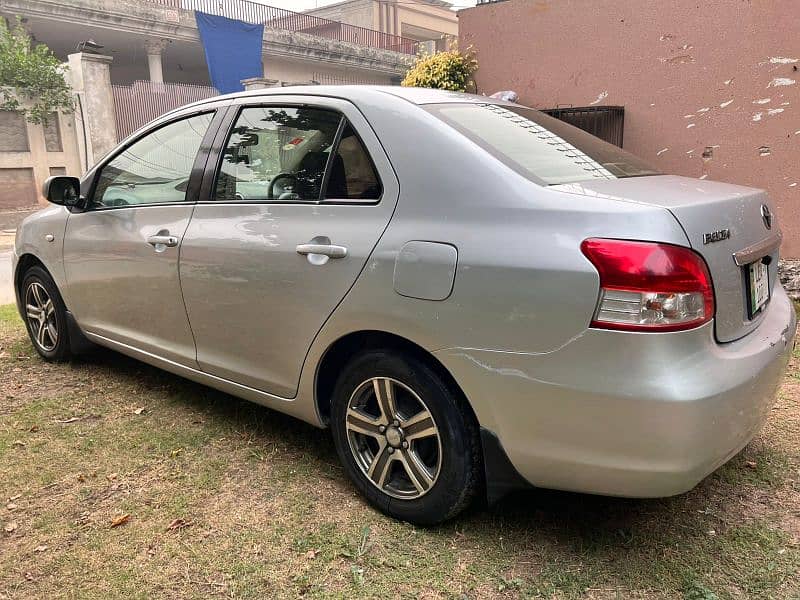 Toyota belta 1300 1