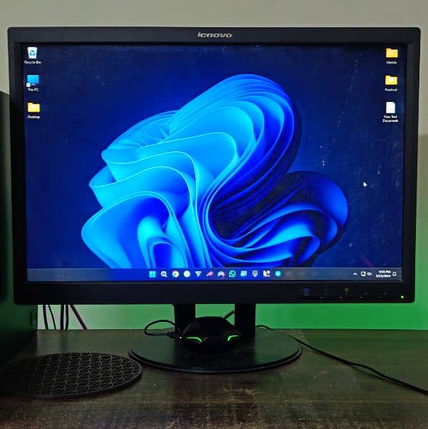 Lenovo 22 inch Monitor 0