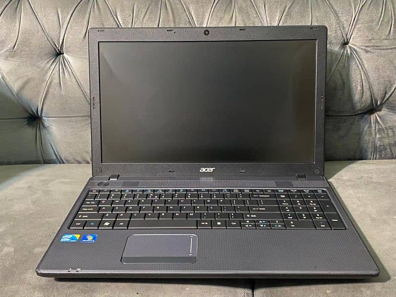 acer i3 laptop in very good condition 4gb 320gb 2