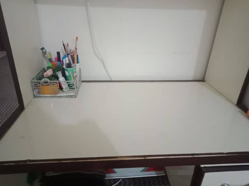 Study table 5