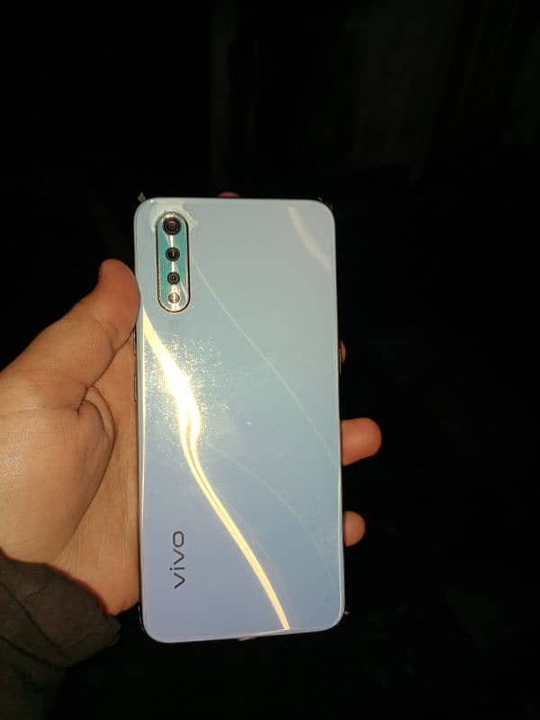 VIVO S1 4