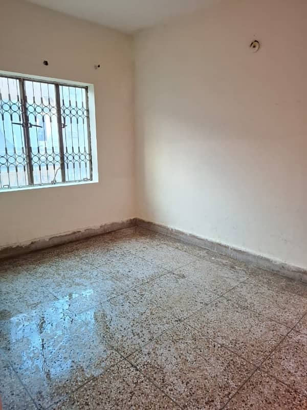 5 MARLA UPPER PORTION FOR RENT READY TO MOVE IN ALLAMA IQBAL TOWN 3