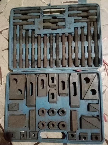 CNC machining center and milliing tools kit for sale 0