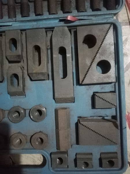 CNC machining center and milliing tools kit for sale 4