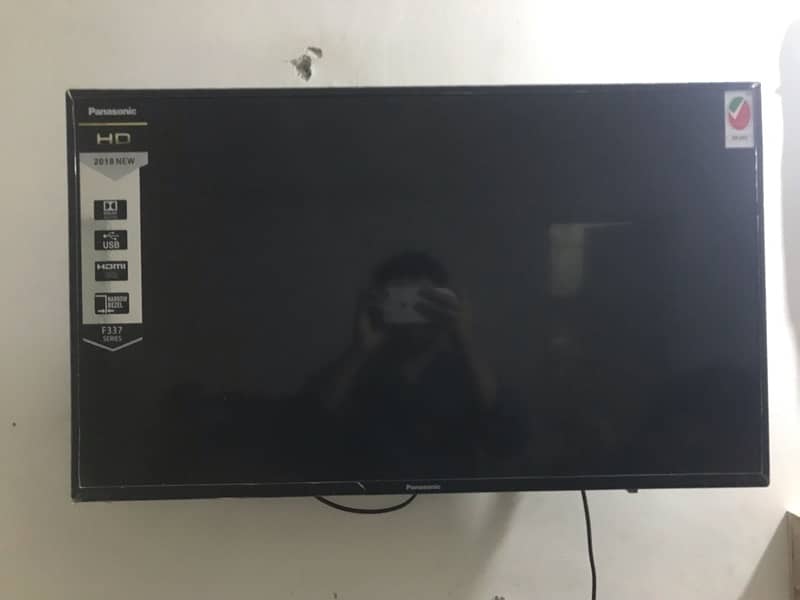 32 inch Panasonic LED 2