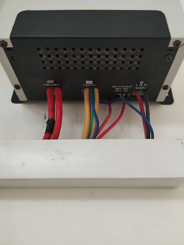 SIMTEK 100A MPPT solar controller 2