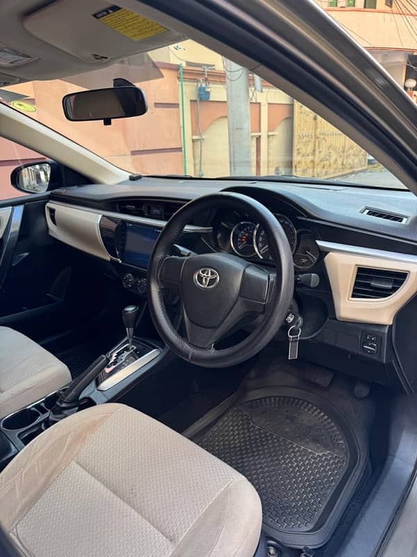 Toyota Corolla Altis 1.6  2015 5