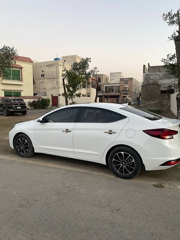 Hyundai Elantra GLS 2022 4