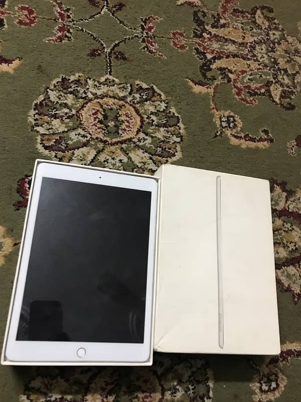 iPad 8th Generation (Genuine) 0