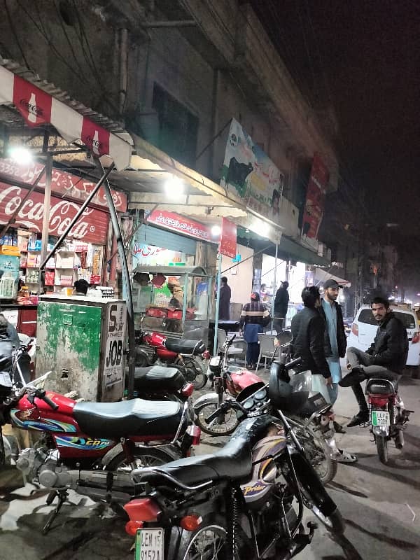 200 SQFT SHOP FOR SALE AT IDEAL LOCATION OF ALLAMA IQBAL TOWN 6