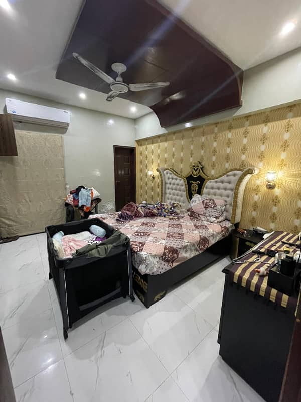 8 Marla House Near Park with 4 bedrooms availale for sale at a very prime location of Usman Block, Bahria Town Lahore 0