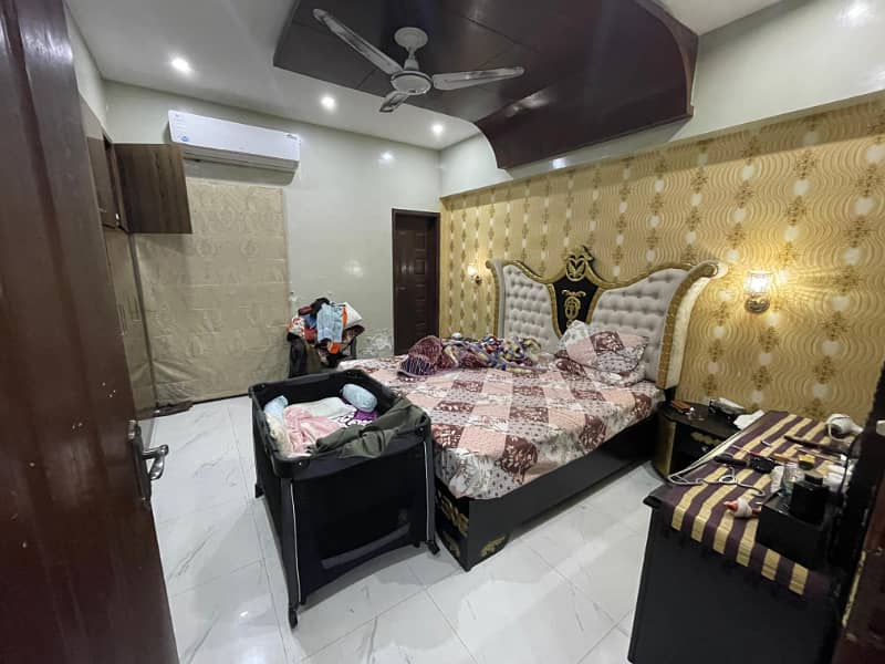 8 Marla House Near Park with 4 bedrooms availale for sale at a very prime location of Usman Block, Bahria Town Lahore 15