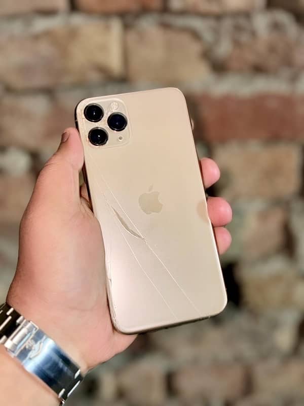 iPhone 11 pro (dual pta approved) 4