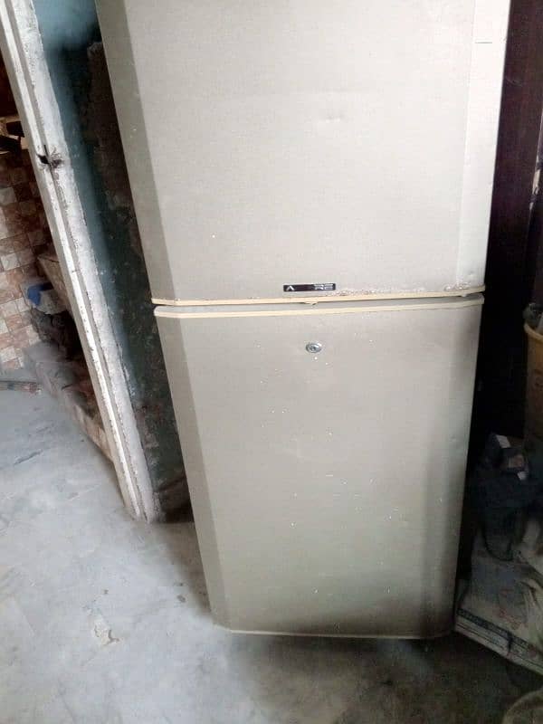 pel fridge sell urgent 0