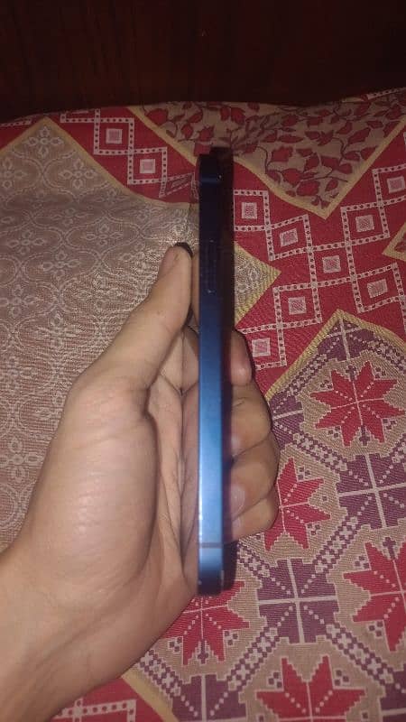 iphone 12 64gb 81 B. H goo condition 4