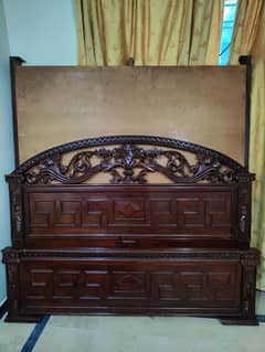 Chinioti King Size Bed excellent condition read add.