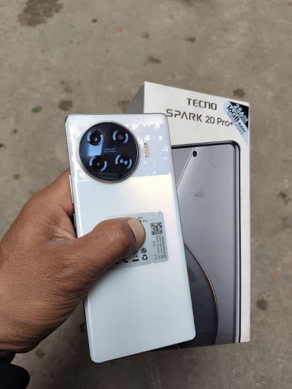 Tecno Spark 20 Pro Plus 16/256 8