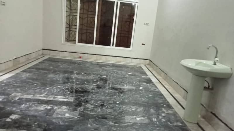 10 Marla singal story house for rent pull barara road near mda chock multan 6